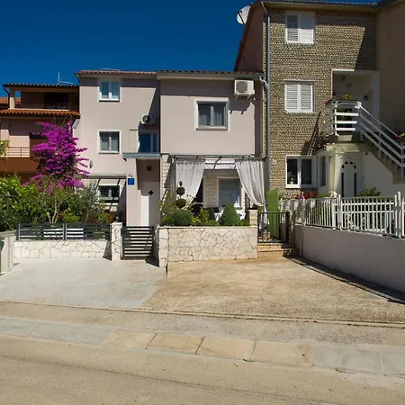 Apartment Katy Pula Exterior photo