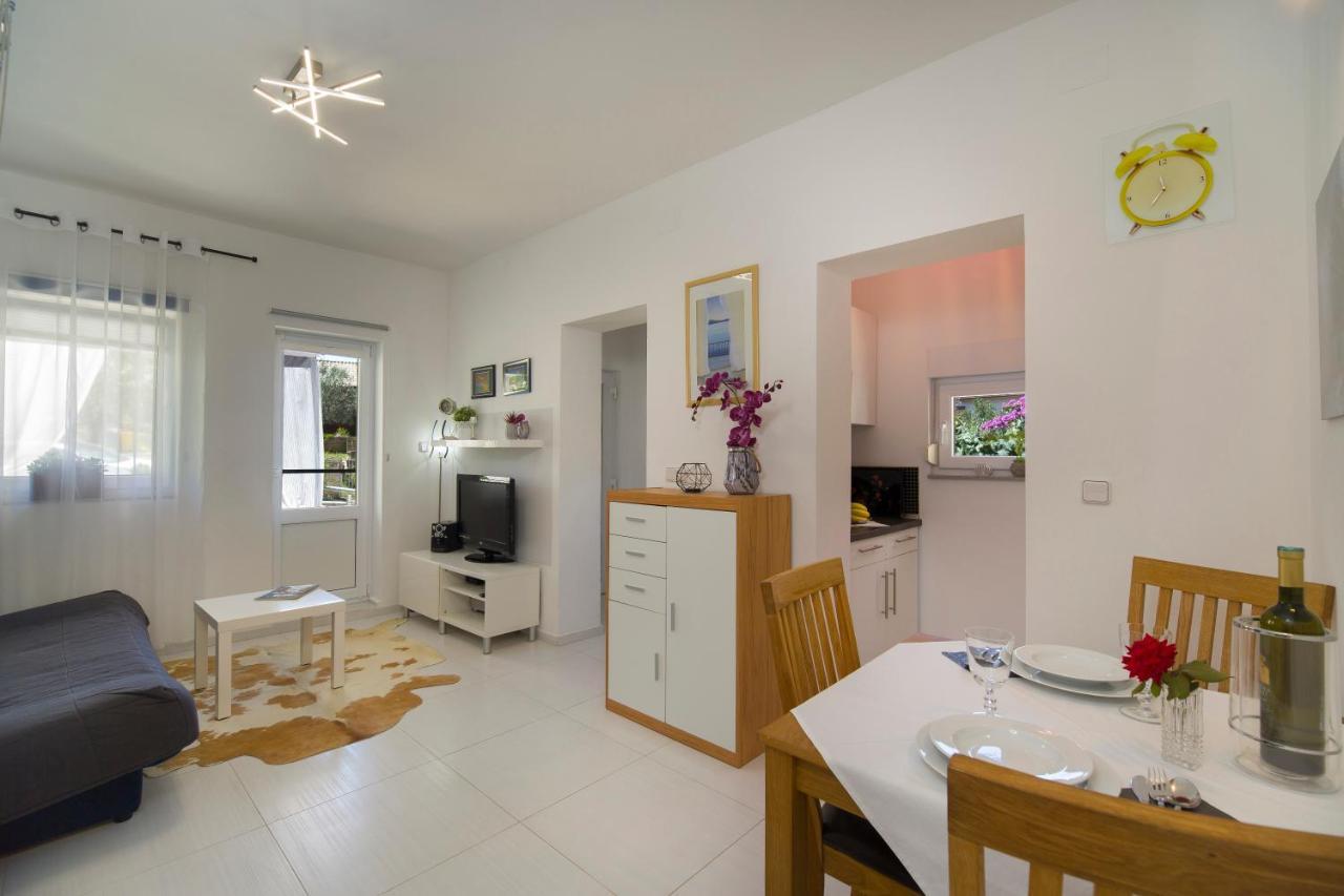 Katy Apartment *